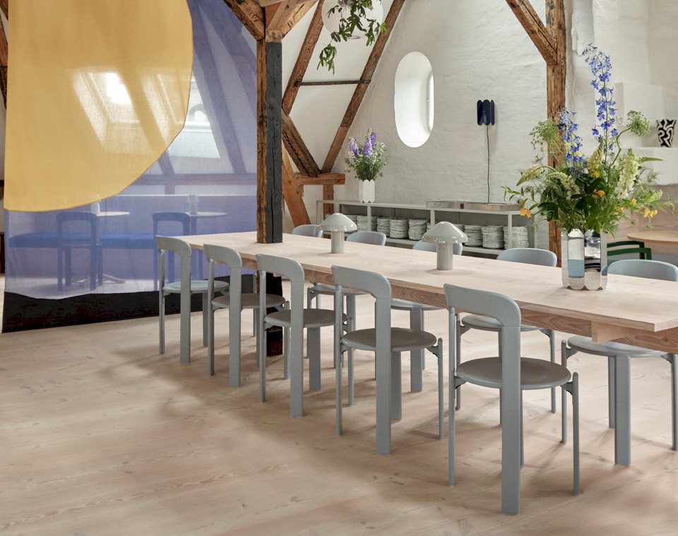 Rey Chair / Pao Portable / Arcs Vase