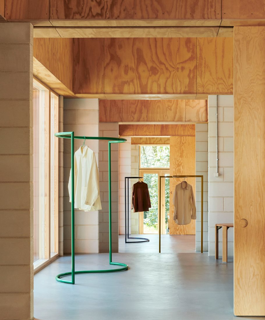 Balcony StoolChalk beige powder coated steel HAY