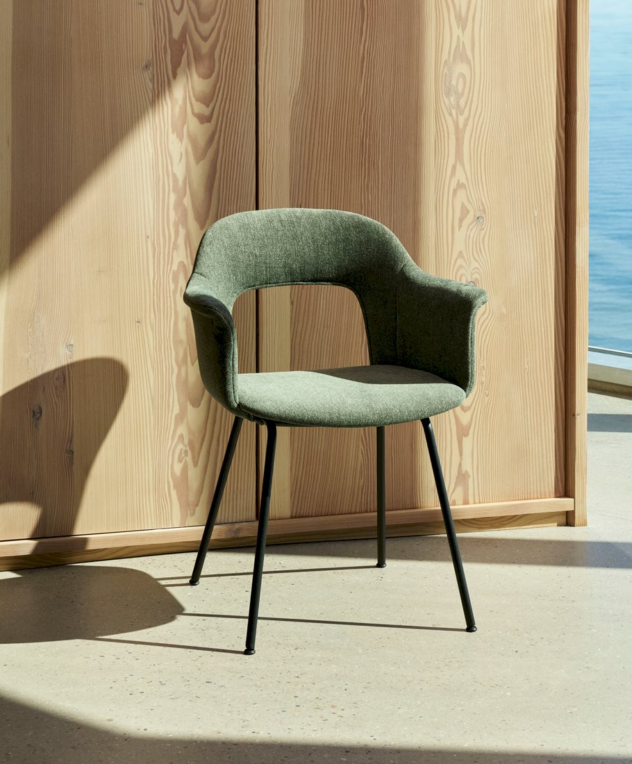 Link to /hay/furniture/seating/chair/layout-armchair/layout-armchair-214
