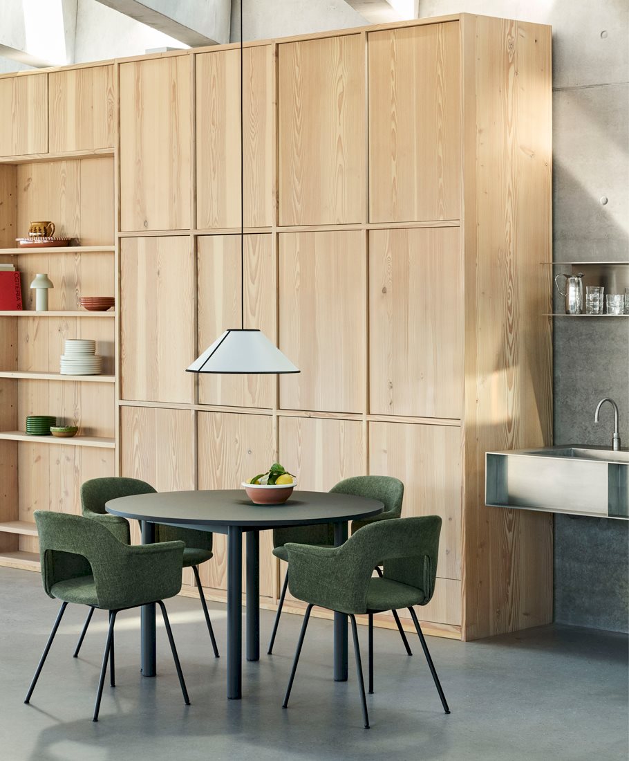 Link to /hay/furniture/seating/chair/layout-armchair/layout-armchair-214