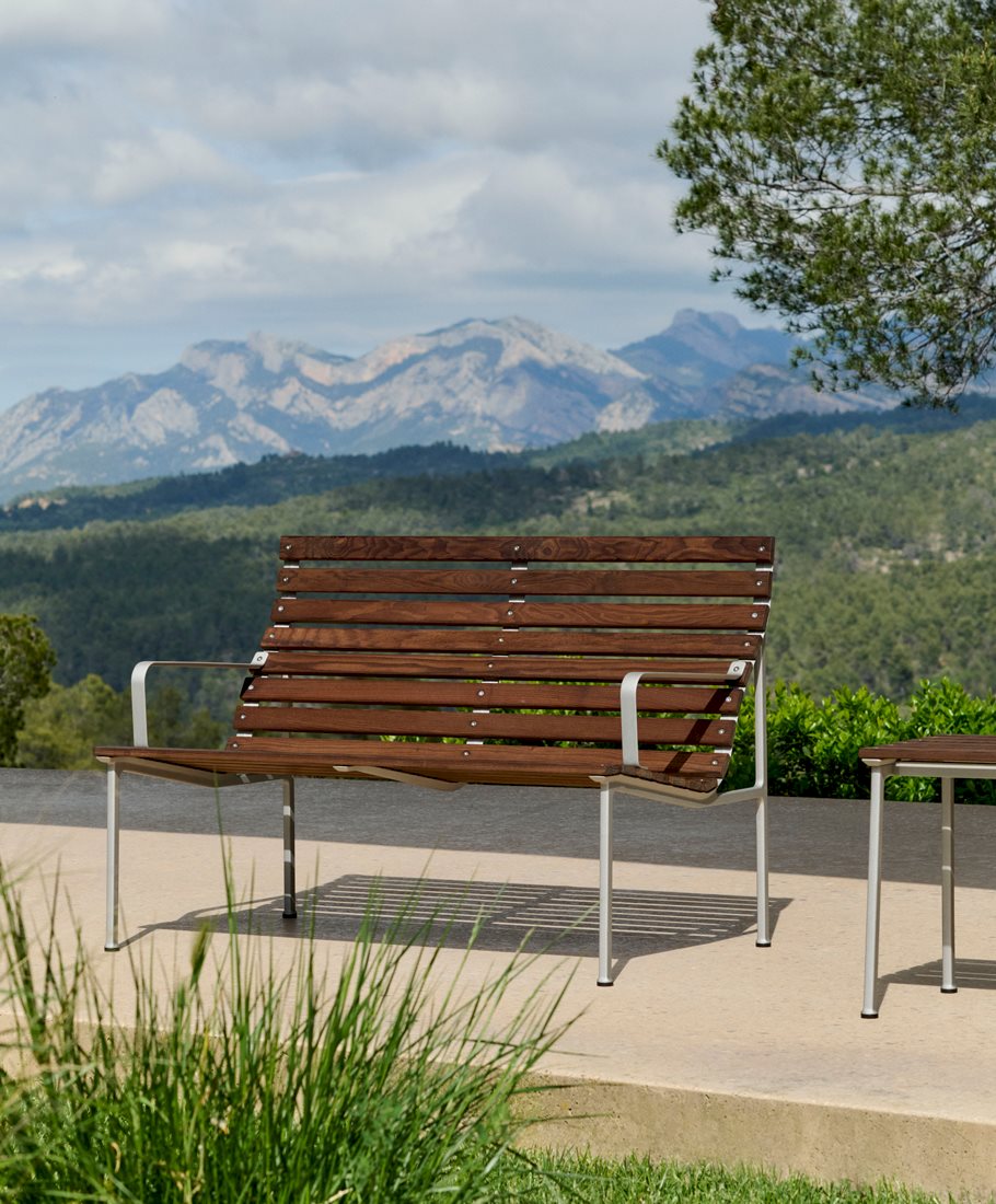 Traverse Lounge Bench w. arm / Traverse Stool