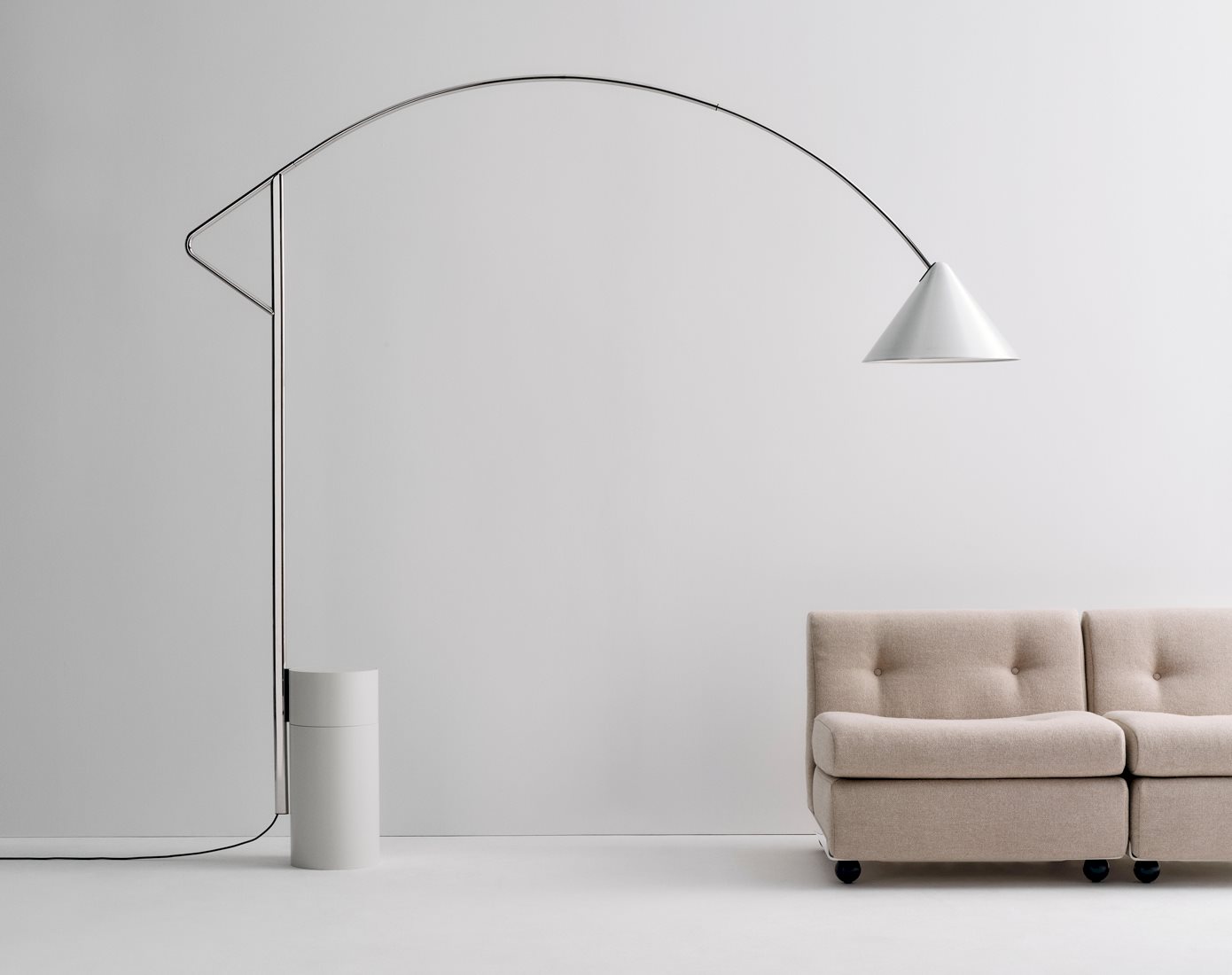 Compass Floor Lamp / Amanta 2 seater