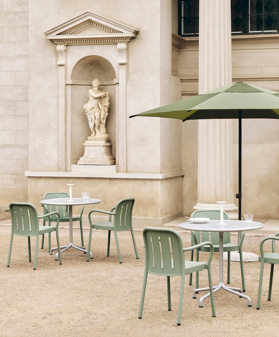 Deville Armchair / Deville Table / Host Portable...