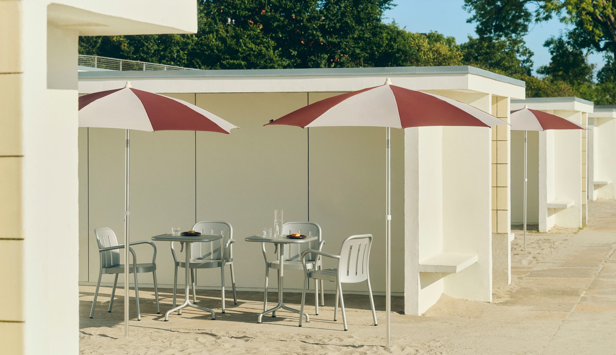 Deville Armchair / Deville Table / Terrazza...