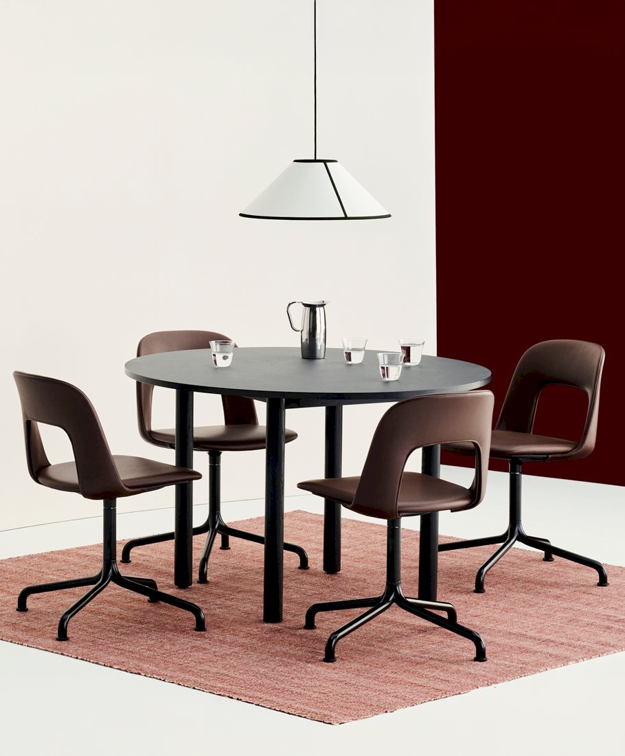 Layout Chair 154 / Annex Table Round / Haze rug