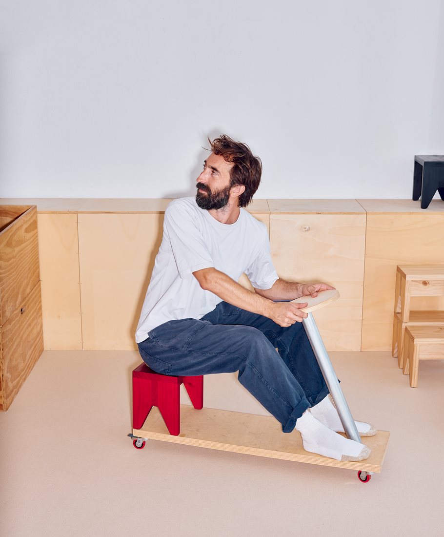 Manolito Stool / Marc Morro