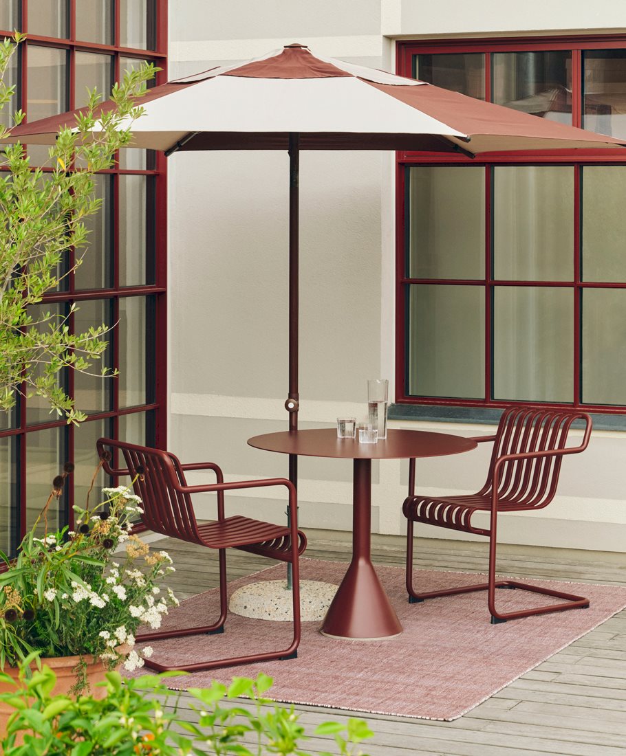 Terrazza Parasol / Haze Rug / Palissade Cantilever...