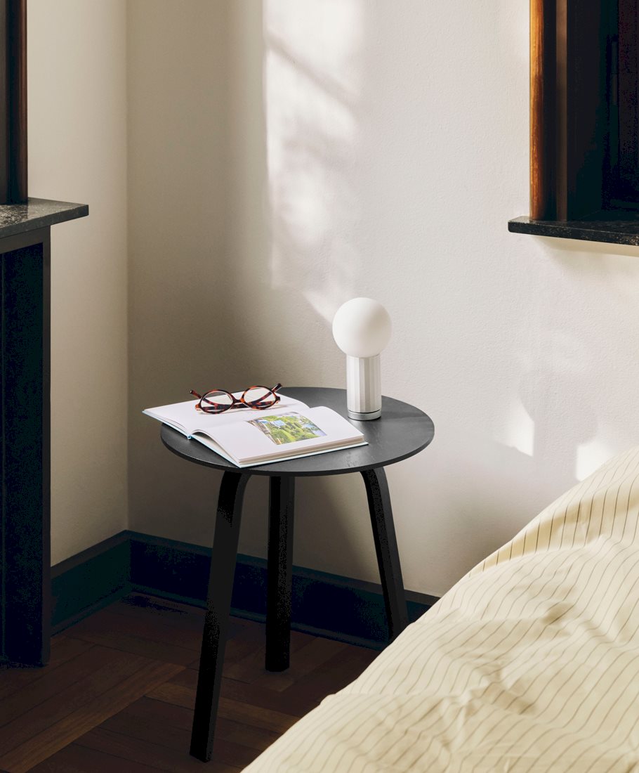 Bella Coffee Table / Turn On Table Lamp