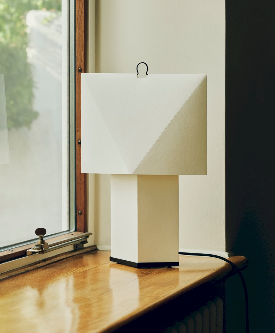 Aplat Table Lamp