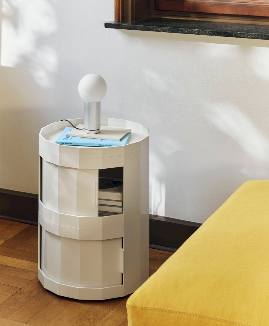 Facet Cabinet 20 / Turn On Table Lamp