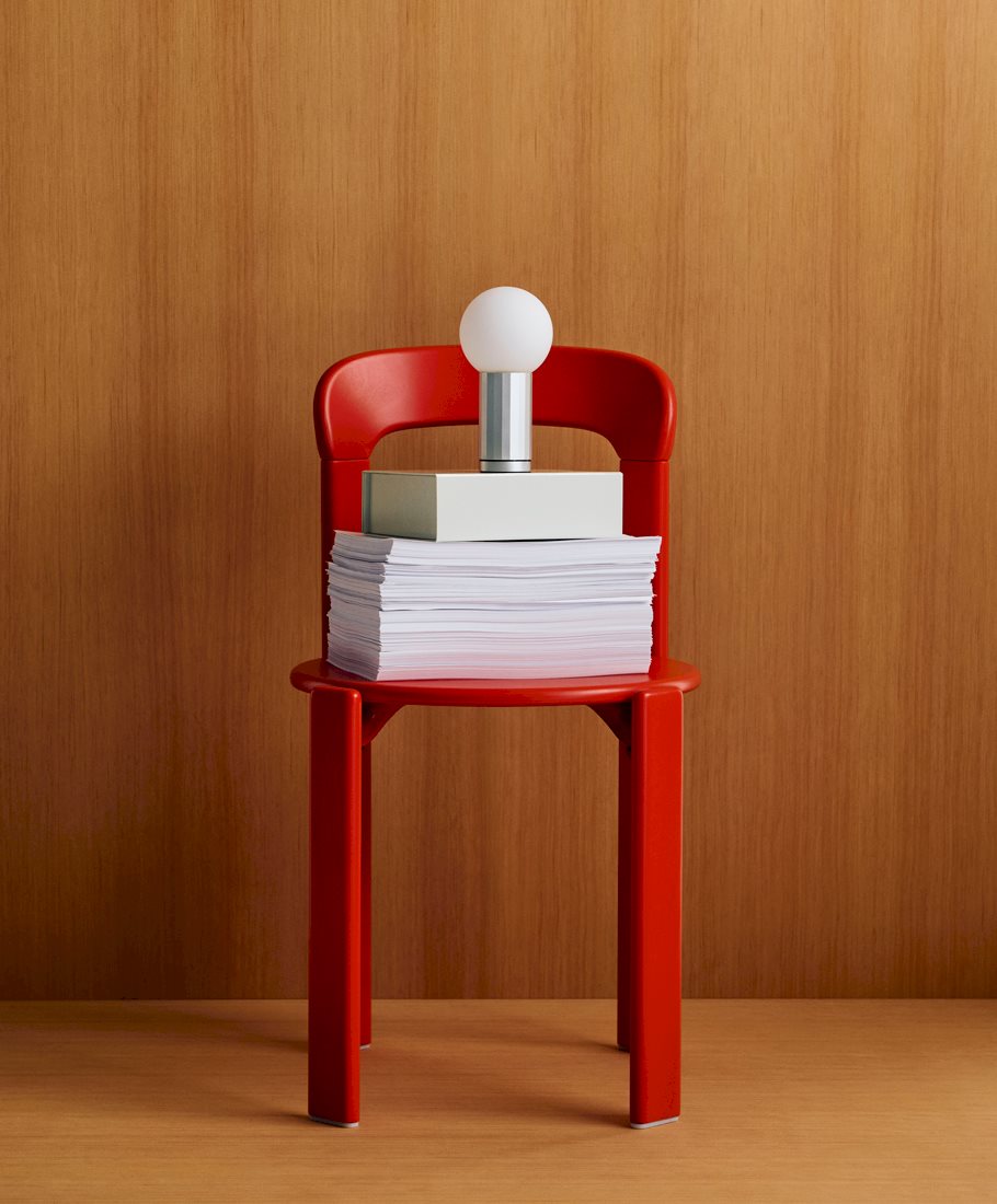 Rey Chair / Colour Storage / Turn On Table Lamp