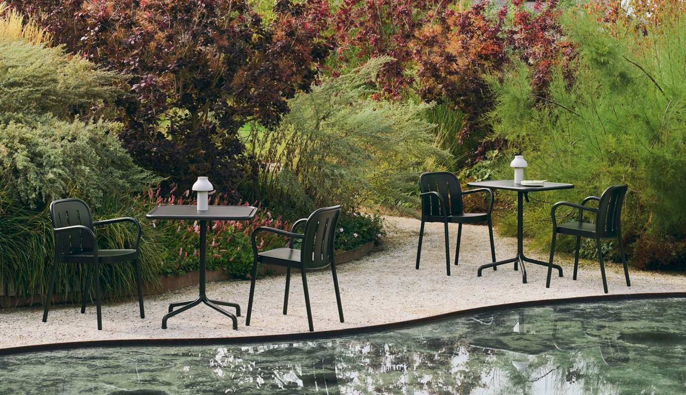 Deville Armchair / Deville Table / PC Portable