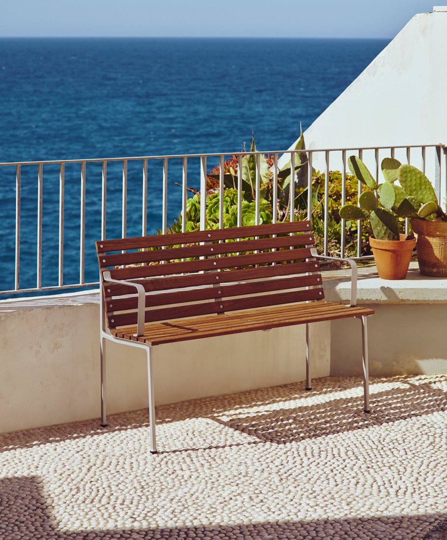Traverse Dining Bench w. arm