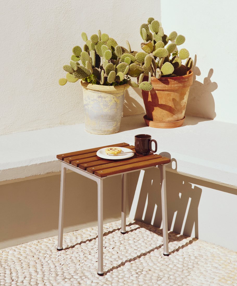 Traverse Stool / Barro Plate / Barro Cup
