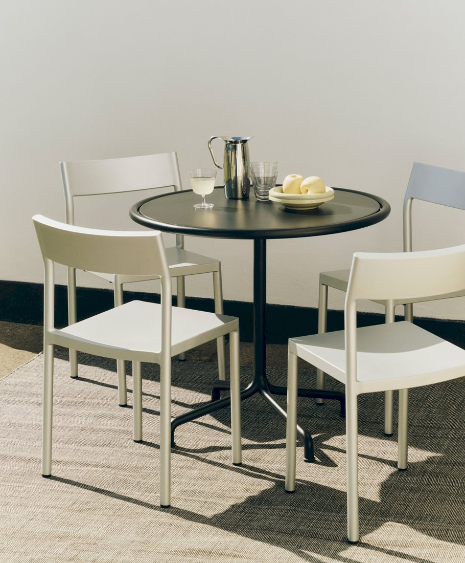 Type Chair / Deville Table / Barro Bowl / Curve...