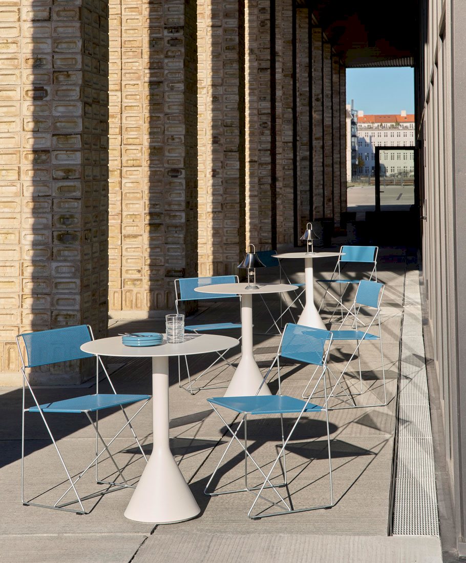 X-Line Chair / Palissade Cone Table / Barro...