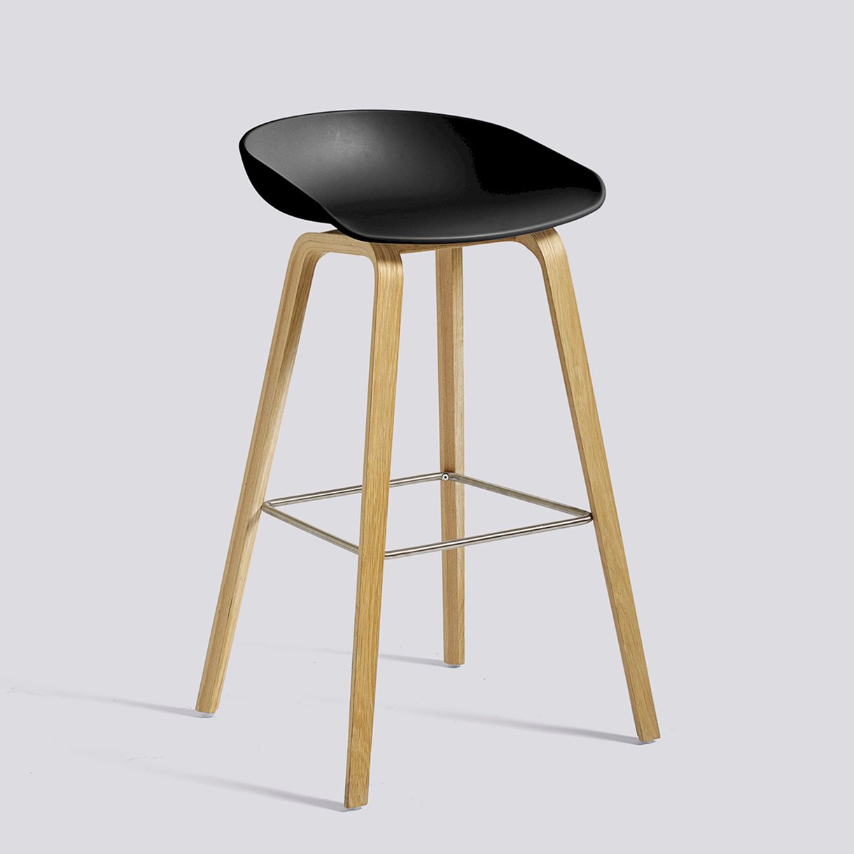 AAS32 Bar stool High Water-based lacquered oak veneer 4 leg base Stainless steel footrest H75 Standard glider-Black 2.0 shell-None-None