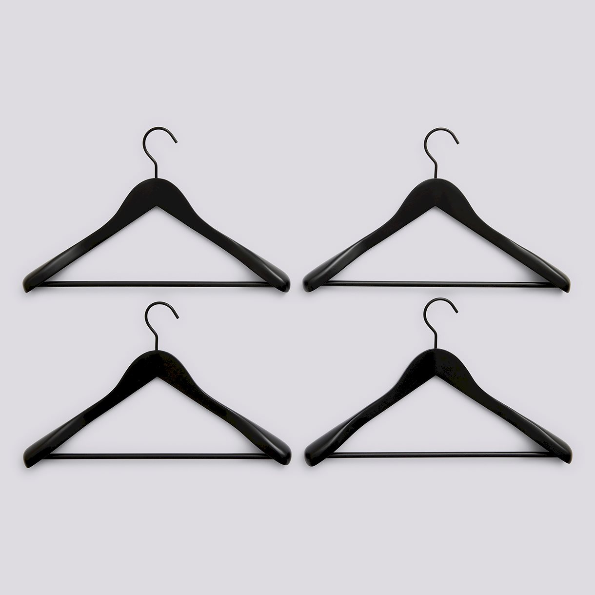 Smooth Coat Hanger-Set of 4 w/ bar-Wide black