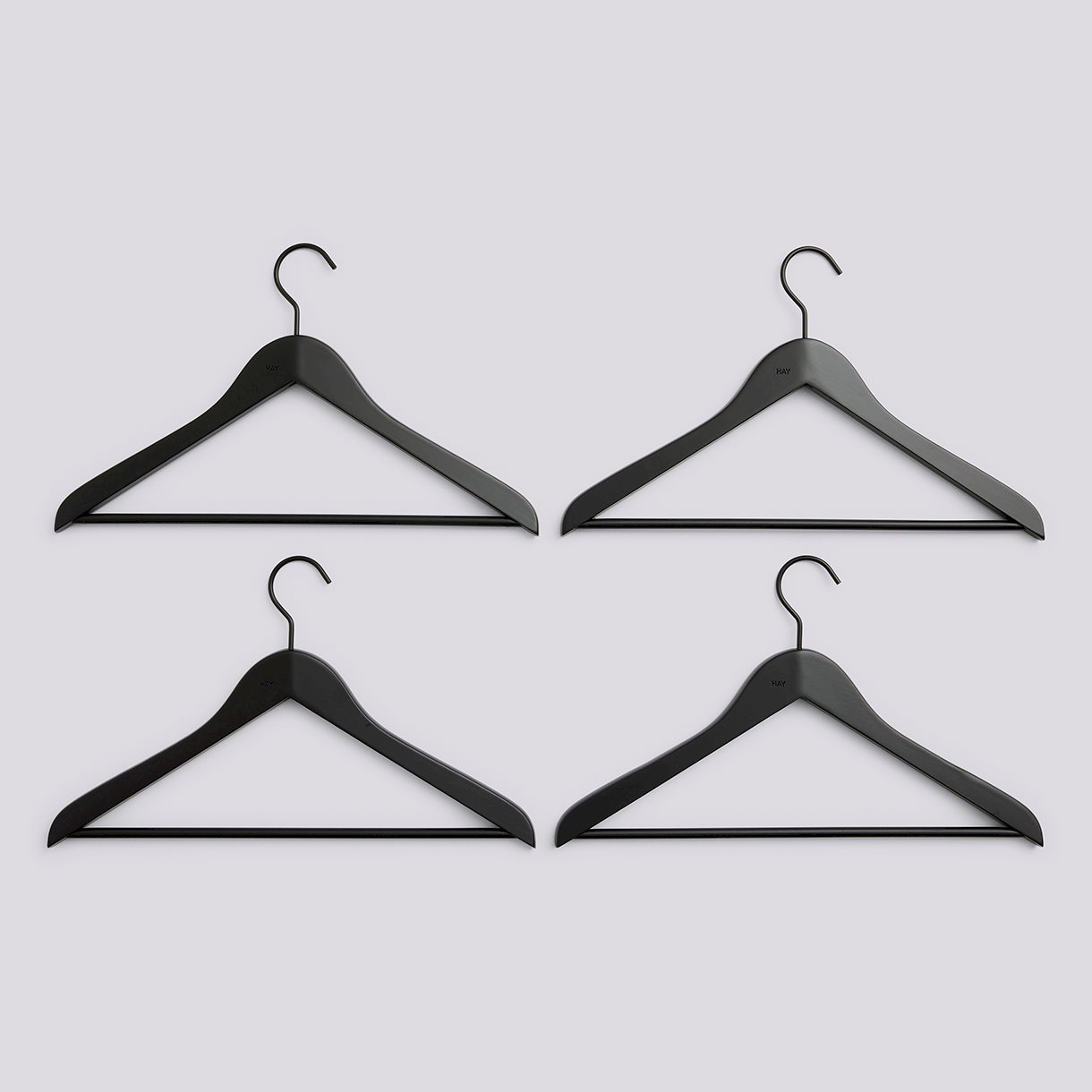 Smooth Coat Hanger-Set of 4 w/ bar-Slim black