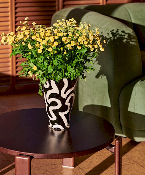 Jessica Hans Shadow Vase by HAY