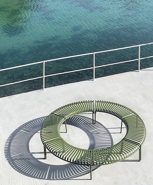 Palissade Park Bench by HAY