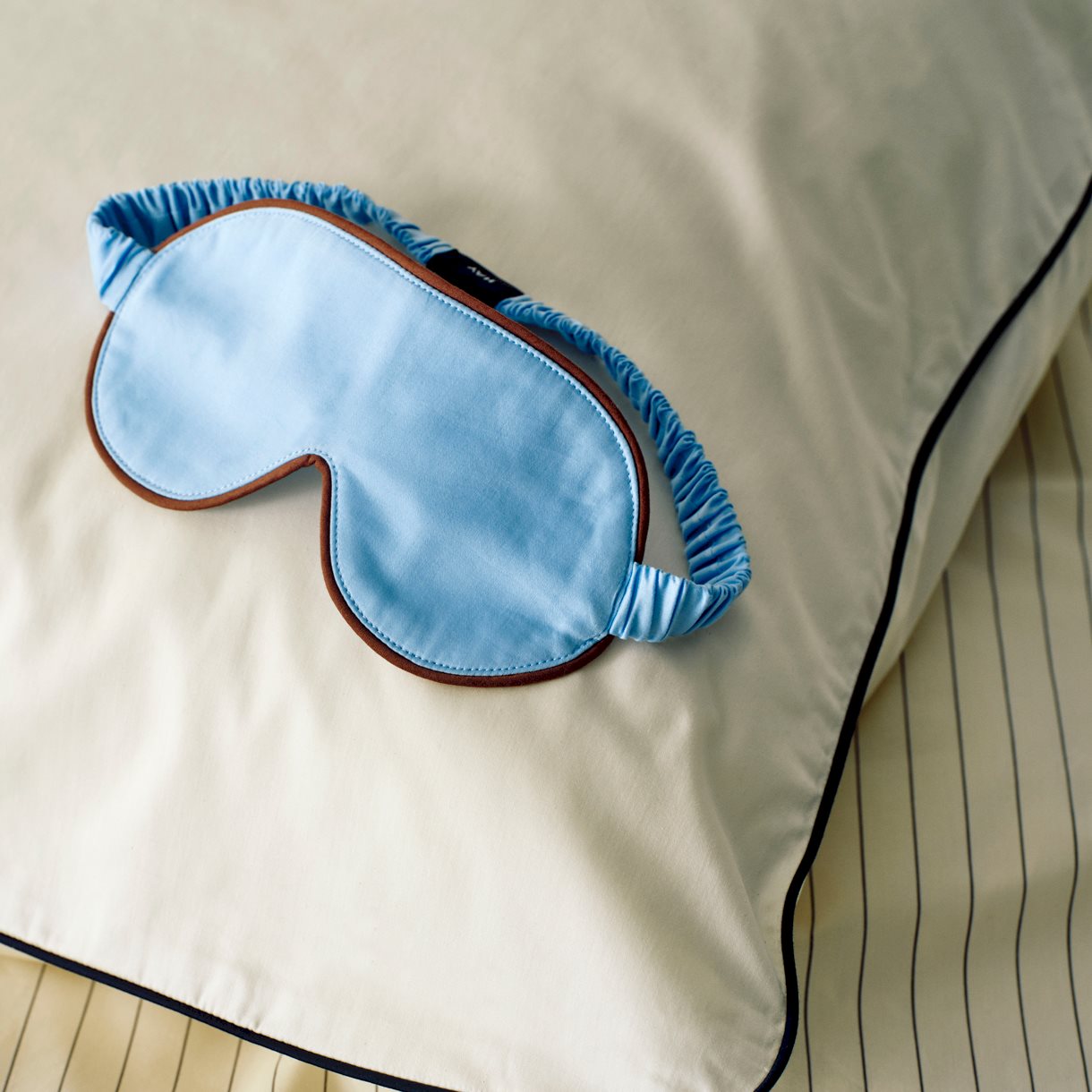 Outline Sleep Mask
