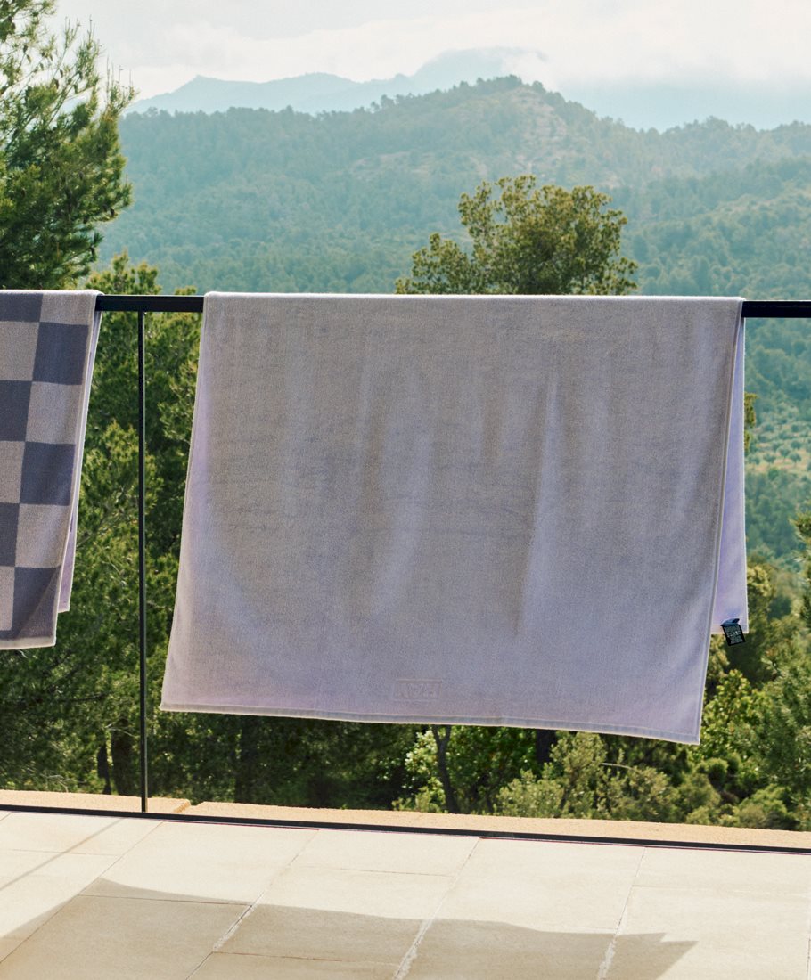 Mono Bath Towel